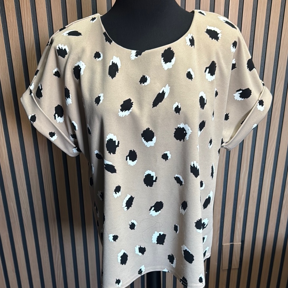 MELLODAY Cream Leopard Boxy Cuffed Sleeve Blouse